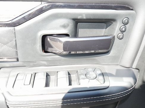 Used 2025 RAM 3500 Limited image 11