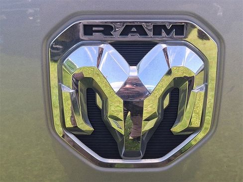 Used 2019 RAM 1500 Laramie image 29