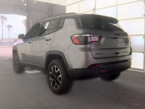 Used 2021 Jeep Compass Trailhawk AWD/4WD image 3