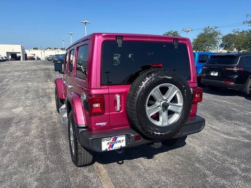 Used 2022 Jeep Wrangler Unlimited Sahara AWD/4WD image 12