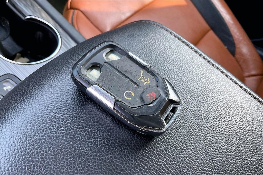 Used 2017 GMC Acadia SLT AWD/4WD image 30