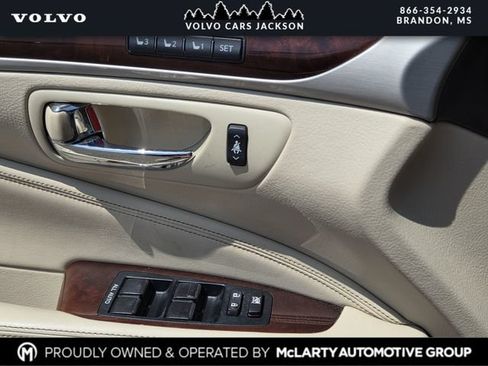 Used 2016 Lexus LS 460 AWD w/ Comfort Package image 18