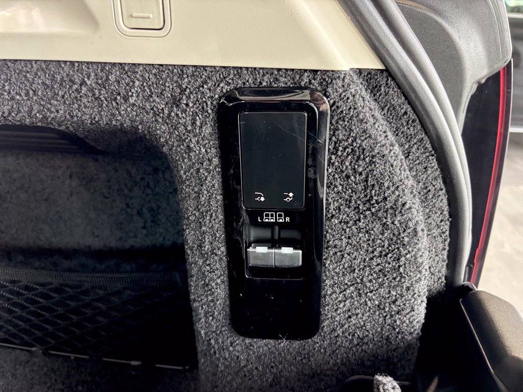 Used 2023 Land Rover Range Rover SE AWD/4WD image 36