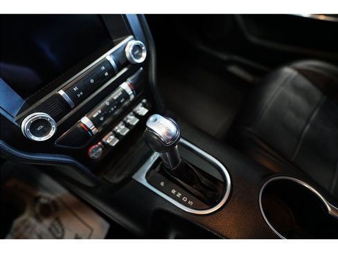 Used 2020 Ford Mustang Coupe RWD image 17