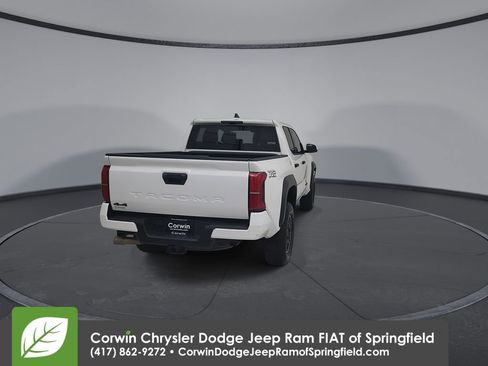 Used 2024 Toyota Tacoma TRD Off-Road image 15