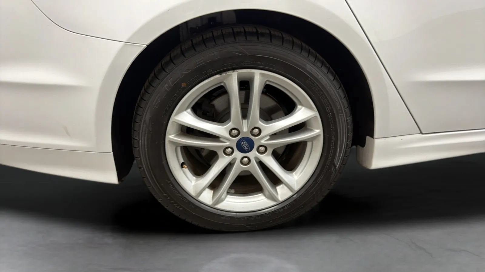 Used 2018 Ford Fusion SE w/ Fusion SE Technology Package FWD image 27