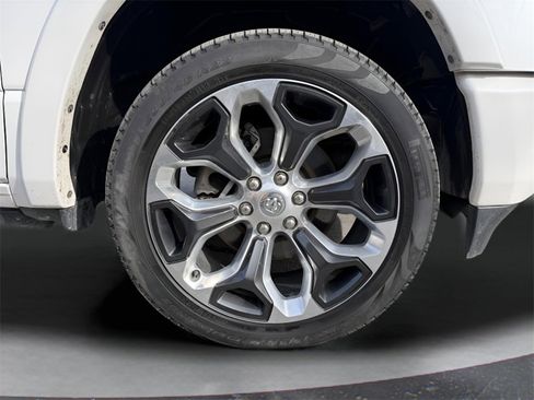 Used 2022 RAM 1500 Limited w/ Body-Colour Bumper Group image 15