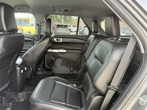 Certified 2023 Ford Explorer XLT w/ Equipment Group 202A image 9