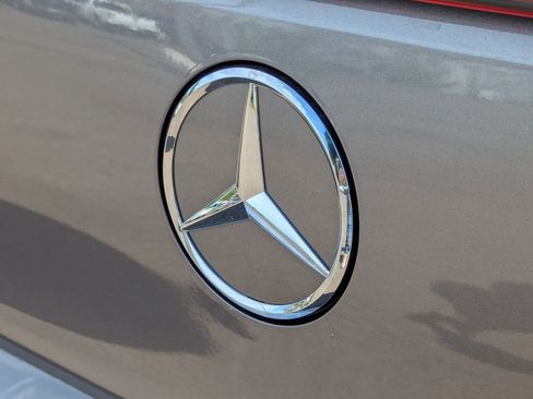 Used 2022 Mercedes-Benz EQB 350 4MATIC image 31