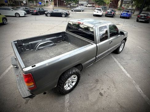 Used 1999 GMC Sierra 1500 SL w/ Marketing Option Pkg AWD/4WD image 7