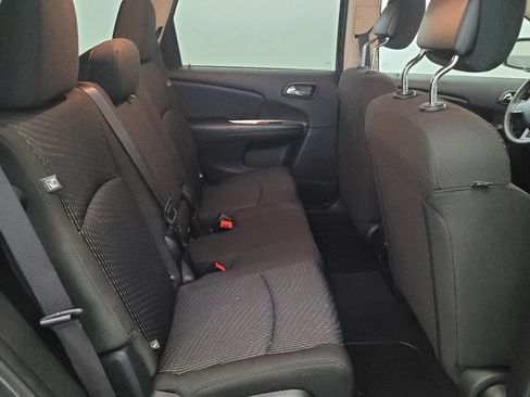 Used 2019 Dodge Journey SE FWD image 19