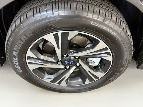 Used 2024 Subaru Crosstrek 2.0i Premium image 11