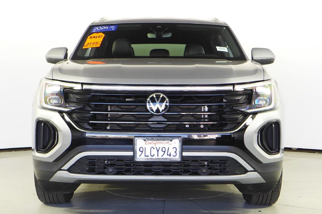 Used 2024 Volkswagen Atlas Cross Sport SE FWD image 3
