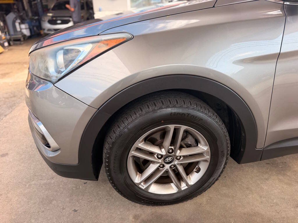 Used 2018 Hyundai Santa Fe Sport w/ 2.4L Value Package 02 FWD image 14