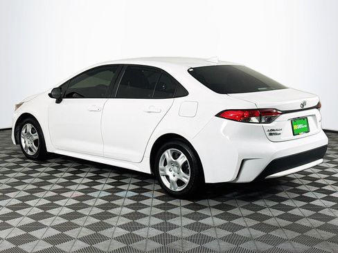 Used 2021 Toyota Corolla LE image 6