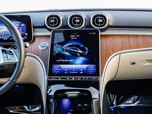 Used 2025 Mercedes-Benz C 300 4MATIC Sedan image 16