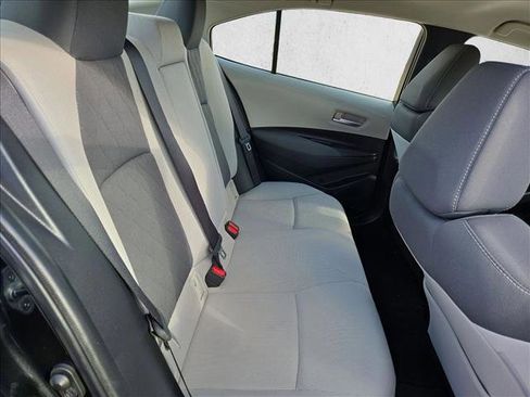 Used 2020 Toyota Corolla LE image 18
