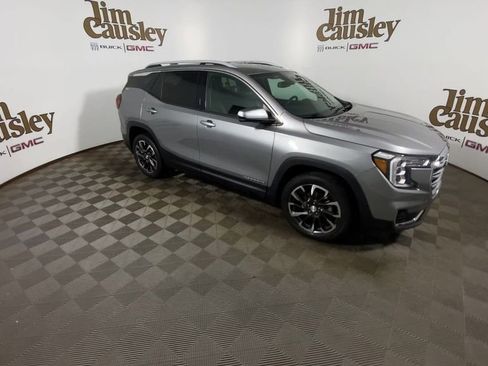 Certified 2023 GMC Terrain SLT AWD/4WD image 2