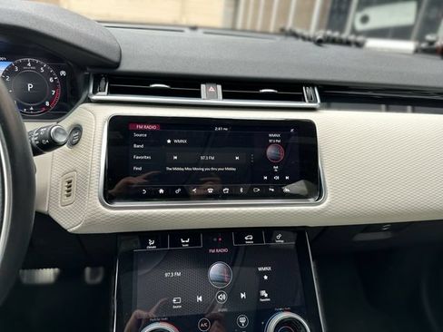 Used 2020 Land Rover Range Rover Velar R-Dynamic S AWD/4WD image 17