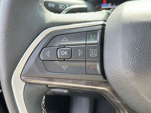 Used 2023 Jeep Grand Cherokee L Limited AWD/4WD image 13