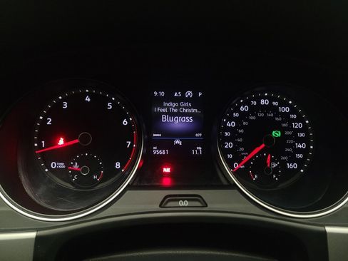 Used 2021 Volkswagen Atlas Cross Sport SE w/ Panoramic Sunroof Package FWD image 23