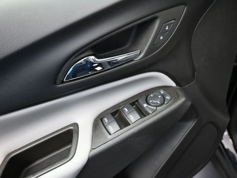 Used 2023 Chevrolet Equinox LS w/ LS Convenience Package image 11