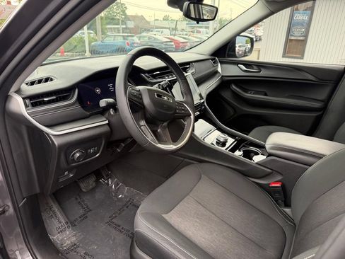 Used 2023 Jeep Grand Cherokee L Laredo w/ Luxury Tech Group I AWD/4WD image 15