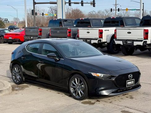 Used 2019 MAZDA MAZDA3 Hatchback image 6