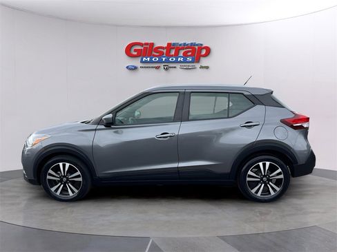 Used 2020 Nissan Kicks SV image 3