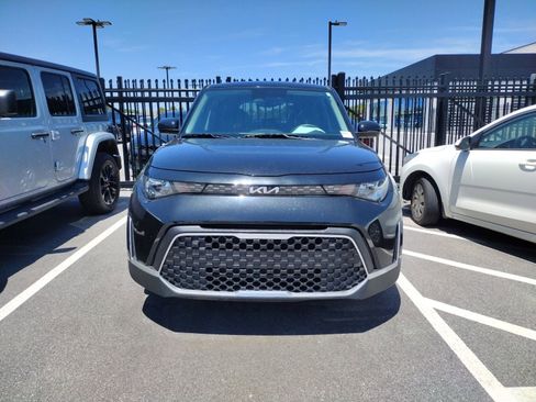 Used 2024 Kia Soul S FWD image 2