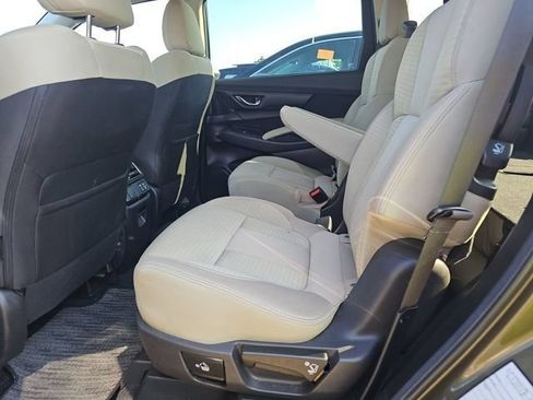 Used 2025 Subaru Ascent Premium AWD/4WD image 9