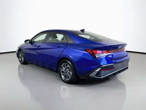 Used 2024 Hyundai Elantra SEL FWD image 6