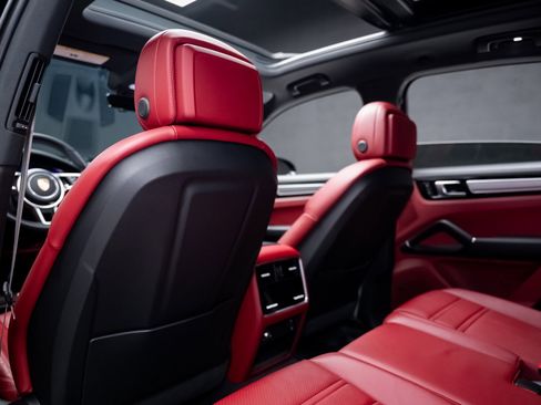 Used 2023 Porsche Cayenne S image 71