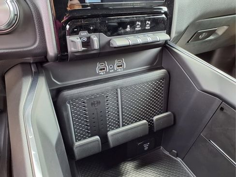 New 2026 RAM 1500 Laramie w/ Night Edition AWD/4WD image 20