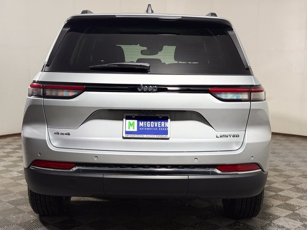 Used 2022 Jeep Grand Cherokee Limited AWD/4WD image 5