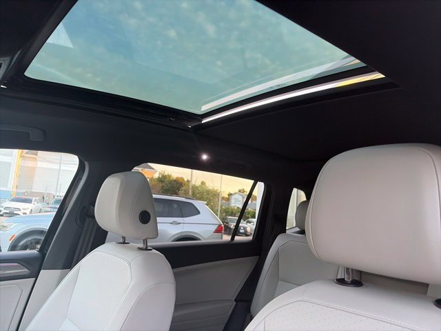 Certified 2023 Volkswagen Tiguan SE R-Line AWD/4WD image 29