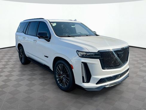 Used 2024 Cadillac Escalade V AWD/4WD image 3