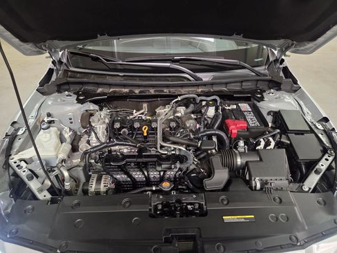 Used 2025 Nissan Altima 2.5 SV FWD image 41