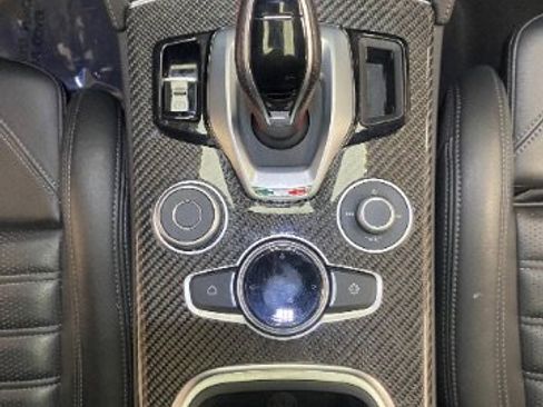 Used 2023 Alfa Romeo Stelvio Estrema image 24