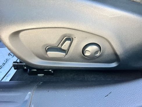 Used 2022 Jeep Compass Limited w/ (RED) Package image 17