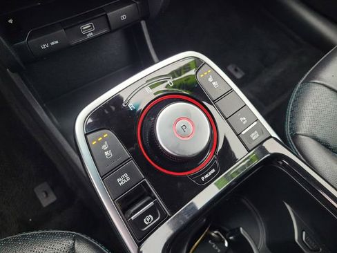 Used 2022 Kia Niro EX Premium image 16