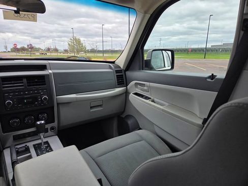 Used 2008 Jeep Liberty Sport w/ Popular Equipment Group AWD/4WD image 46