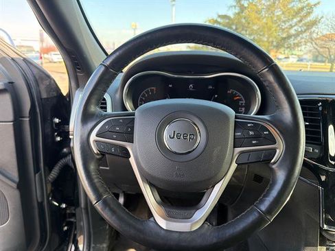 Used 2019 Jeep Grand Cherokee Limited image 11