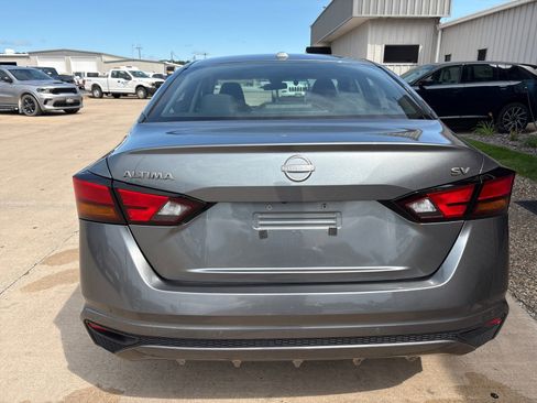 Used 2023 Nissan Altima 2.5 SV image 9