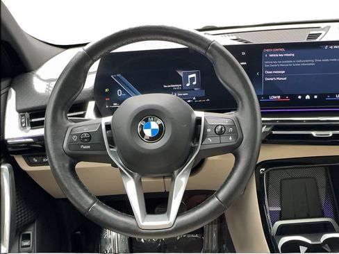 Used 2025 BMW X2 xDrive28i AWD/4WD image 38