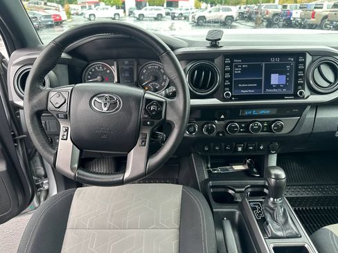 Used 2023 Toyota Tacoma TRD Off-Road w/ Technology Package AWD/4WD image 15