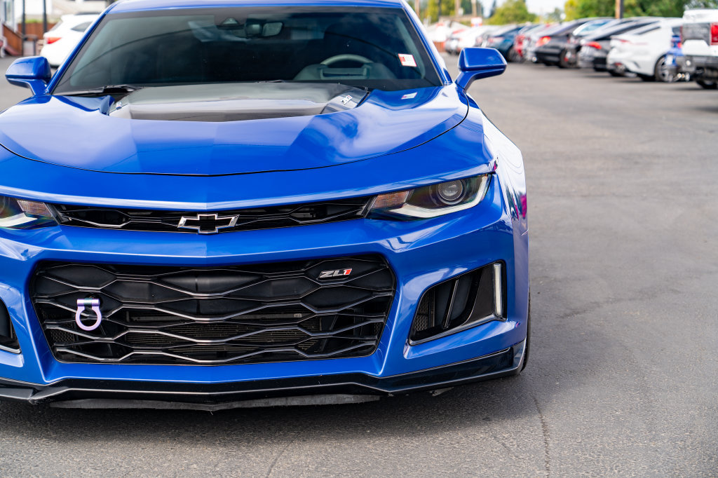 Used 2021 Chevrolet Camaro ZL1 RWD image 5