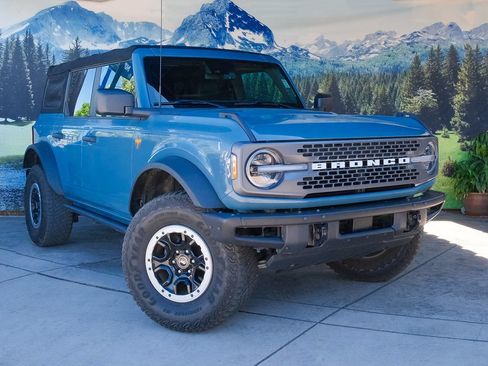 Used 2021 Ford Bronco Badlands w/ Sasquatch Package AWD/4WD image 3