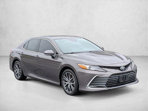 Certified 2024 Toyota Camry XLE image 3