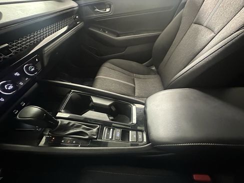 Used 2025 Honda Accord Sport image 38